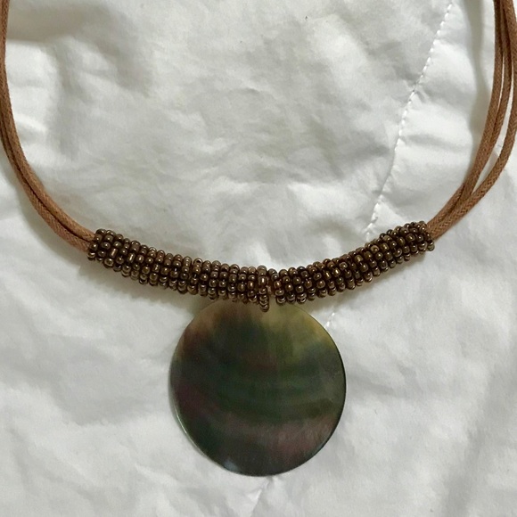 Beautiful shell necklace from Lia Sophia - Picture 2 of 3
